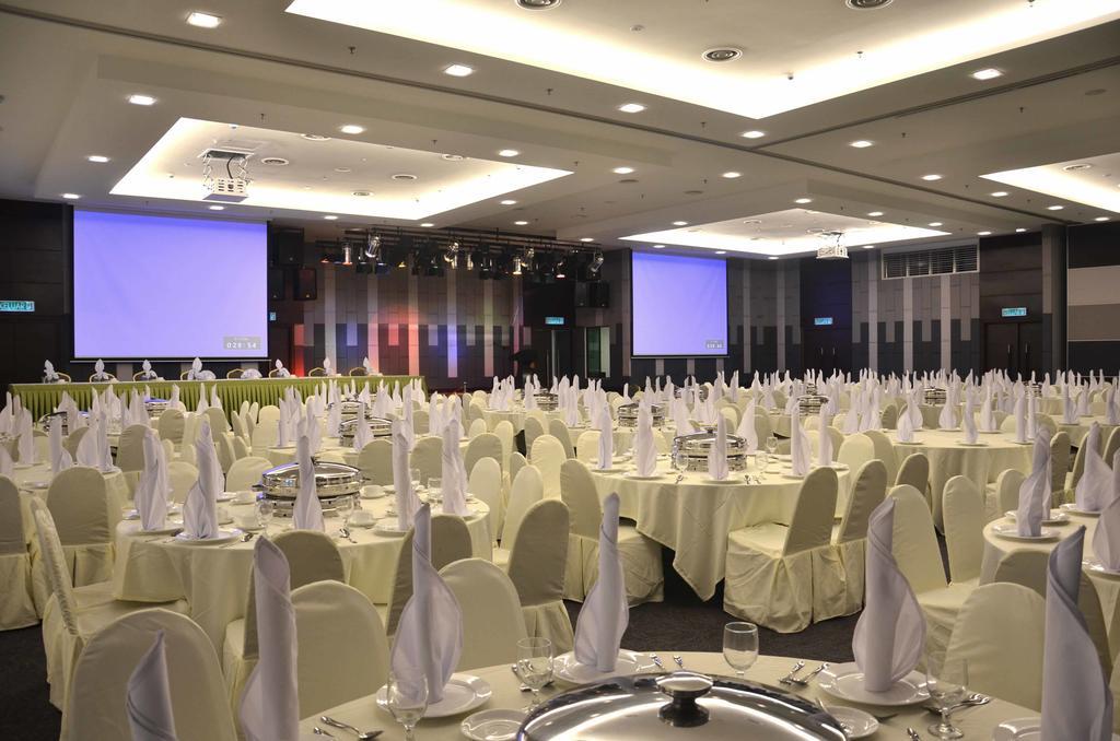 Hotel Espira Kinrara Puchong Esterno foto